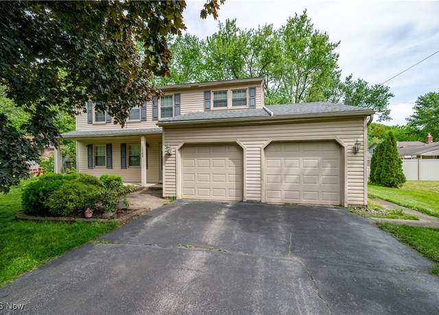 Property at 1768 Celeste Cir, Austintown, OH 44511, 4 beds, 2.5 baths