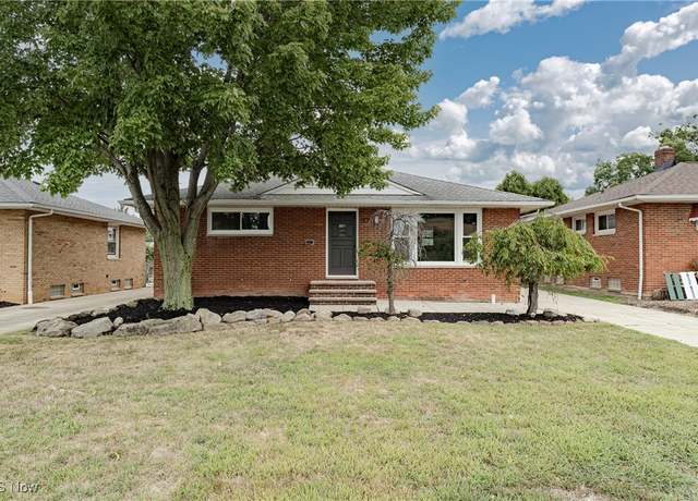 Property at 801 Pendley Rd, Willowick, OH 44095, 3 beds, 2 baths