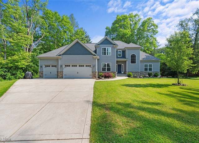 Property at 11055 Chippewa Rd, Brecksville, OH 44141, 4 beds, 3.5 baths