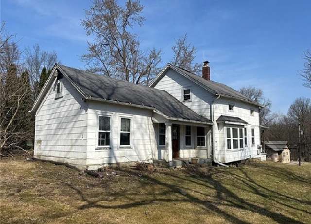 Property at 721 N Chestnut St, Ravenna, OH 44266, 3 beds, 3 baths