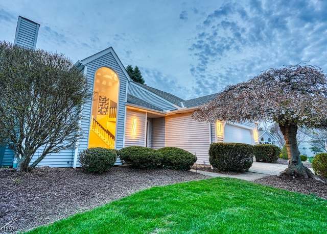 Property at 17971 Framingham Oval, Strongsville, OH 44136, 2 beds, 2.5 baths