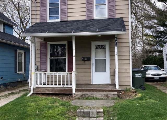 Property at 621 Creedmore Ave, Barberton, OH 44203, 2 beds, 1.5 baths