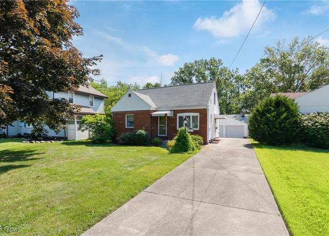 Property at 3017 Hudson Dr, Cuyahoga Falls, OH 44221, 3 beds, 1 bath
