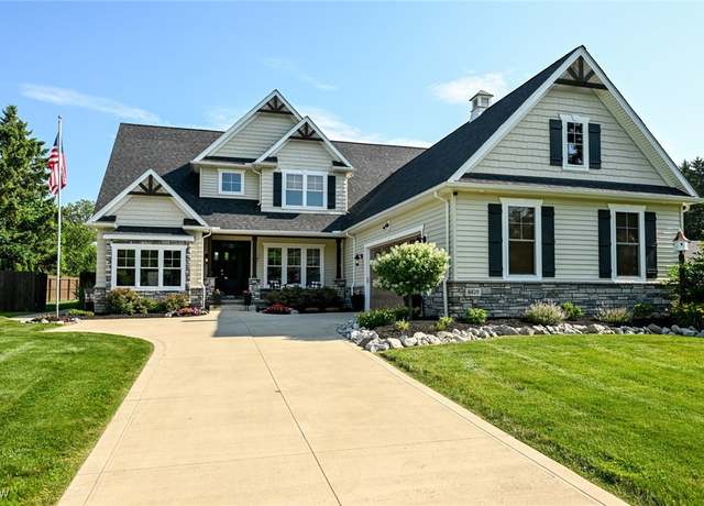 Property at 4428 Akins Rd, North Royalton, OH 44133, 4 beds, 4.5 baths