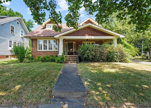 Property at 390 E College St, Alliance, OH 44601, 3 beds, 1 bath