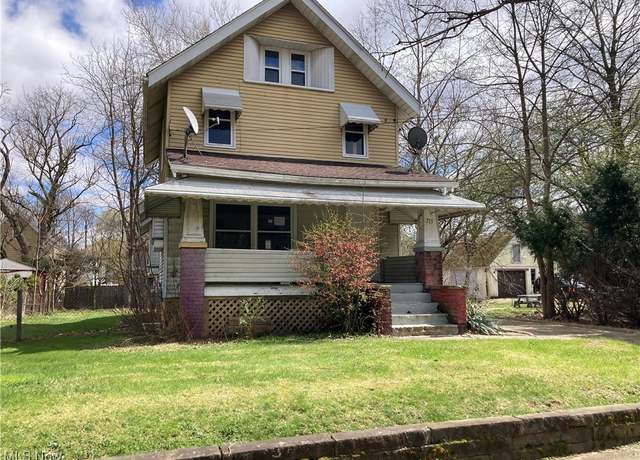 Property at 715 Carpenter St, Akron, OH 44310, 4 beds, 1.5 baths