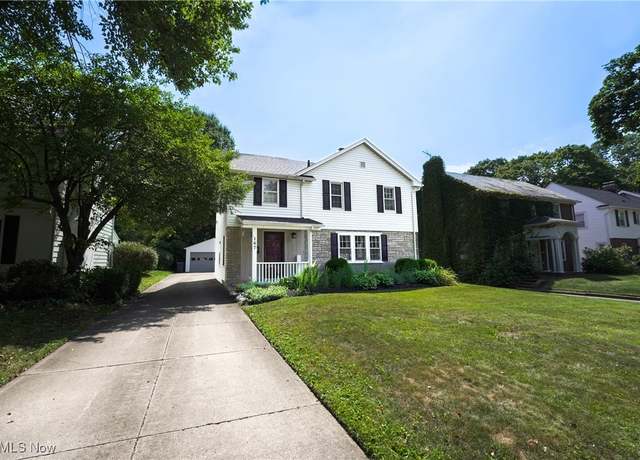 Property at 167 Castle Blvd, Akron, OH 44313, 3 beds, 1.5 baths