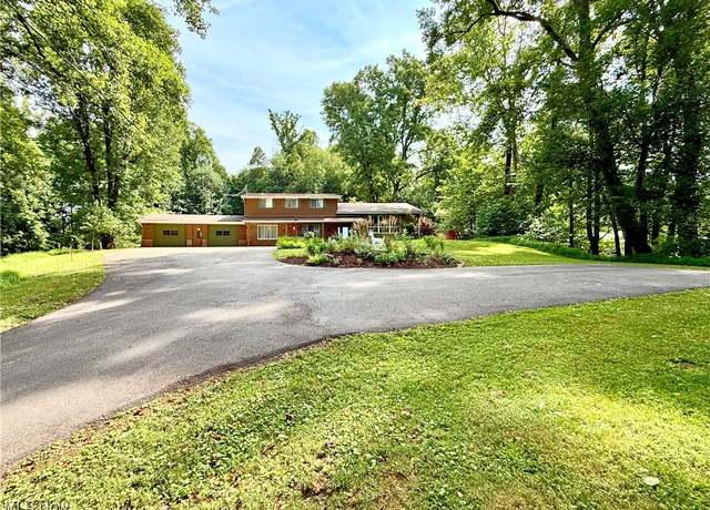 Property at 2804 17th Ave, Vienna, WV 26105, 5 beds, 2.5 baths