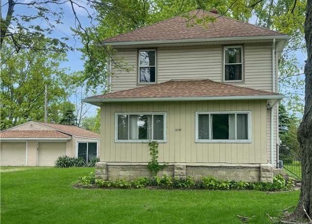 Property at 3110 12th St NW, Massillon, OH 44646, 3 beds, 2.5 baths
