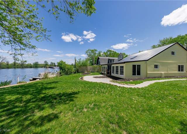Property at 665 Cove Blvd, Akron, OH 44319, 3 beds, 2.5 baths