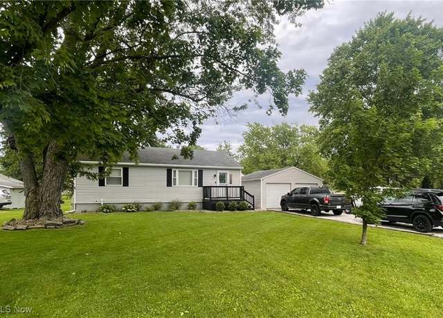 Property at 4706 Damon Ave NW, Warren, OH 44483, 4 beds, 1 bath