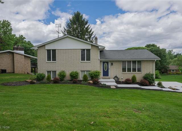 Property at 4184 Meadowview Dr NW, Canton, OH 44718, 4 beds, 2 baths