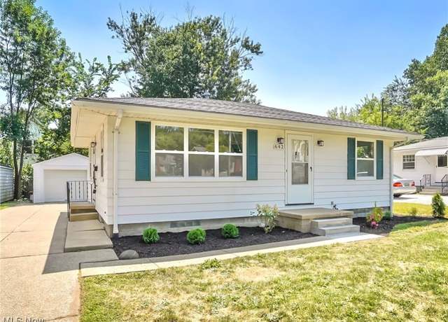 Property at 642 Francis Ave, Cuyahoga Falls, OH 44221, 2 beds, 1 bath