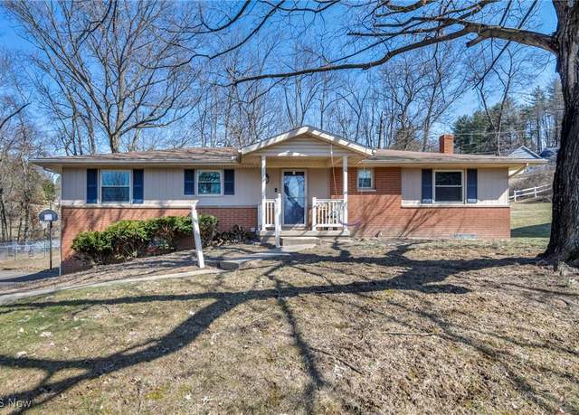 Property at 1676 Evergreen Park Dr, Coshocton, OH 43812, 3 beds, 2.5 baths