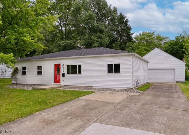 Property at 1061 Williams Ave, Ravenna, OH 44266, 4 beds, 1 bath
