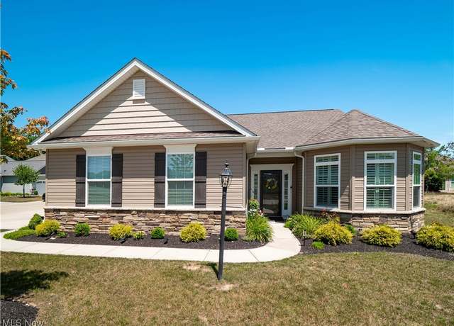 Property at 14521 Baywood Ln, Strongsville, OH 44136, 3 beds, 2 baths