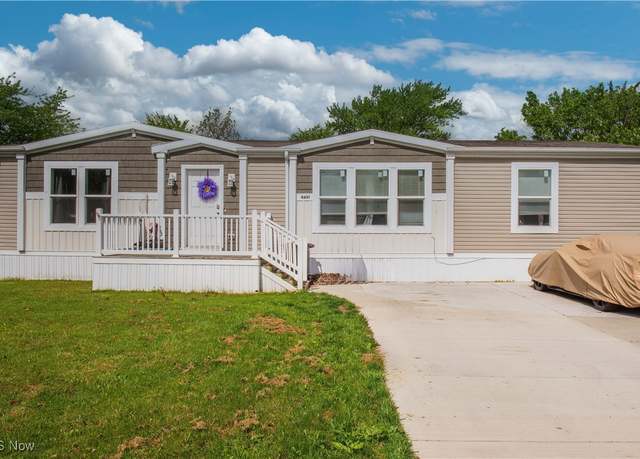 Property at 4691 Scenic Dr, Ravenna, OH 44266, 3 beds, 2 baths