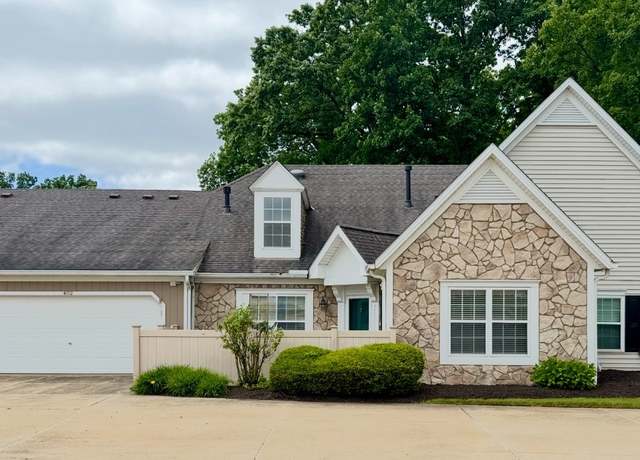 Property at 402 Cutler Ln, Hudson, OH 44236, 2 beds, 2.5 baths