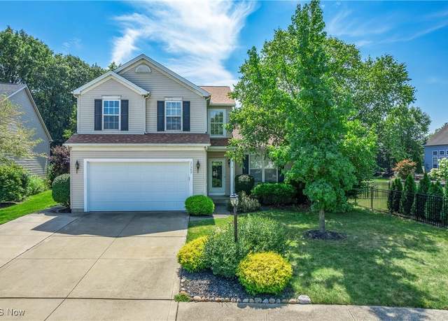 Property at 27349 Wheaton Pl, Olmsted Twp, OH 44138, 3 beds, 2.5 baths