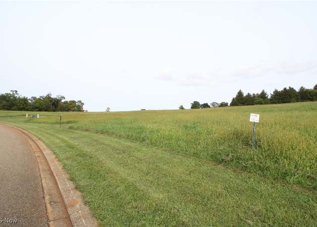 Property at 5295 Stonegate Dr, Zanesville, OH 43701