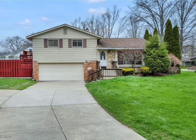 Property at 744 Edwards Dr, Berea, OH 44017, 3 beds, 2 baths