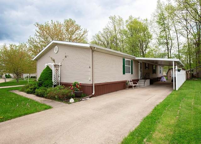 Property at 446 Pin Oak Cir, Elyria, OH 44035, 3 beds, 3 baths