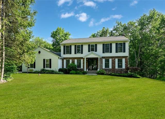 Property at 1593 Stonington Dr, Hudson, OH 44236, 4 beds, 2.5 baths