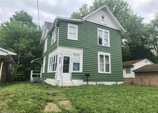 Property at 1010 S Liberty Ave, Alliance, OH 44601, 4 beds, 2 baths