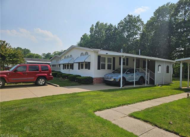 Property at 224 C St SW, Navarre, OH 44662, 3 beds, 2 baths