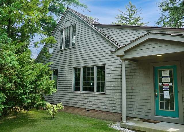 Property at 29640 Shelbourne Rd, Perrysburg, OH 43551, 2 beds, 2 baths