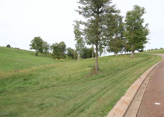 Property at 5240 Stonegate Dr, Zanesville, OH 43701