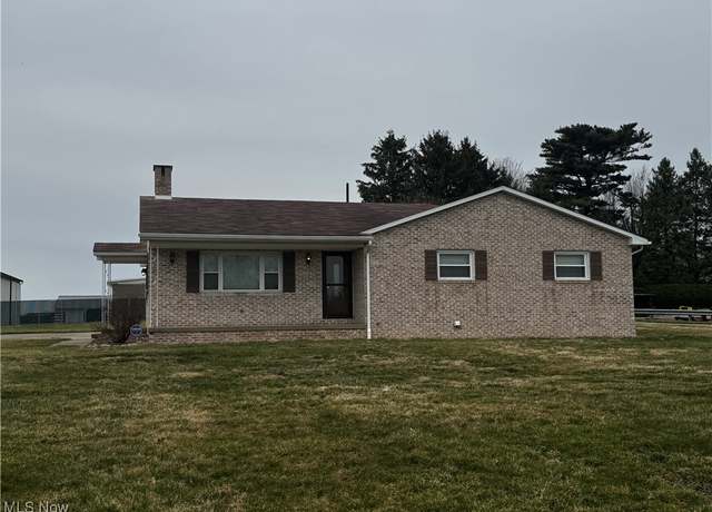Property at 115 Knox School Rd, Alliance, OH 44601, 3 beds, 1.5 baths