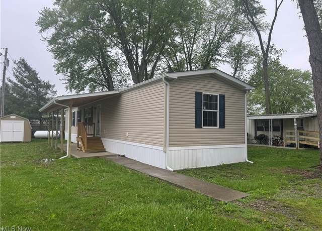 Property at 5182 Center Rd SE, New Philadelphia, OH 44663, 3 beds, 2 baths