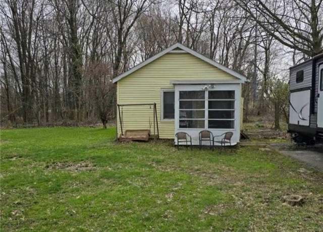 Property at 4385 Burkey Rd, Austintown, OH 44515, 2 beds, 1 bath