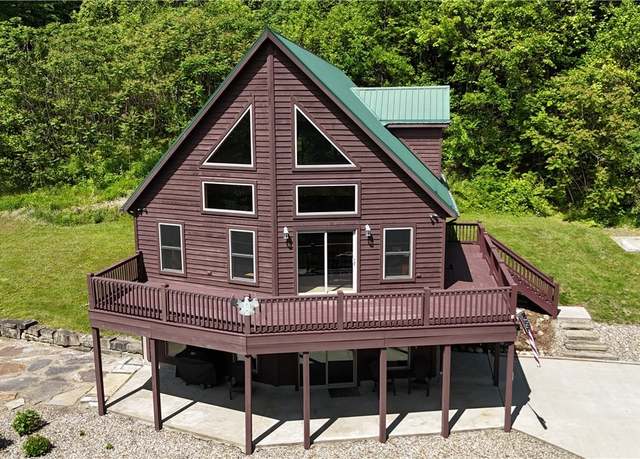 Property at 693 Evening Star Ave SE, East Canton, OH 44730, 3 beds, 2 baths