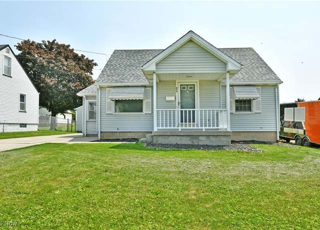Property at 859 Gary Ave, Girard, OH 44420, 3 beds, 1 bath