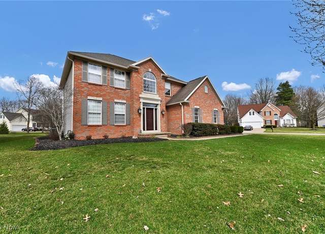 Property at 2948 Woodcrest Dr, Fairlawn, OH 44333, 4 beds, 2.5 baths