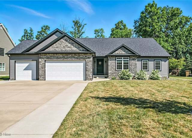 Property at 106 Flora Ct SE, Warren, OH 44484, 3 beds, 3 baths
