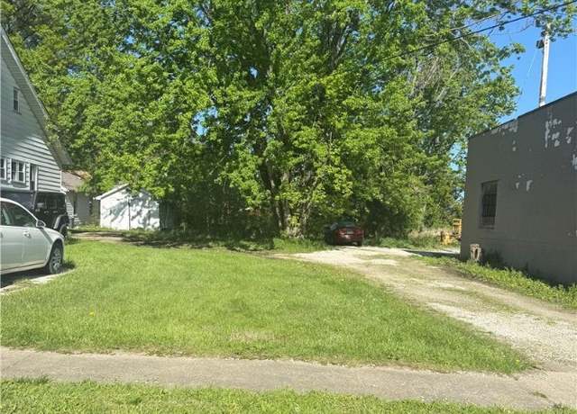 Property at 23 Manchester Ave, Youngstown, OH 44509