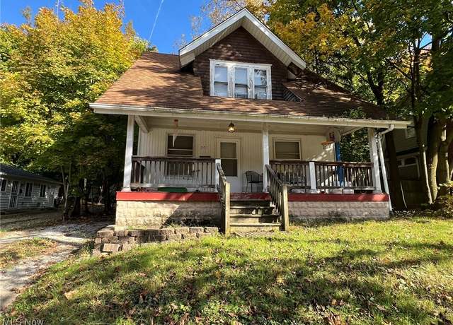 Property at 991 Diana Ave, Akron, OH 44307, 3 beds, 1.5 baths