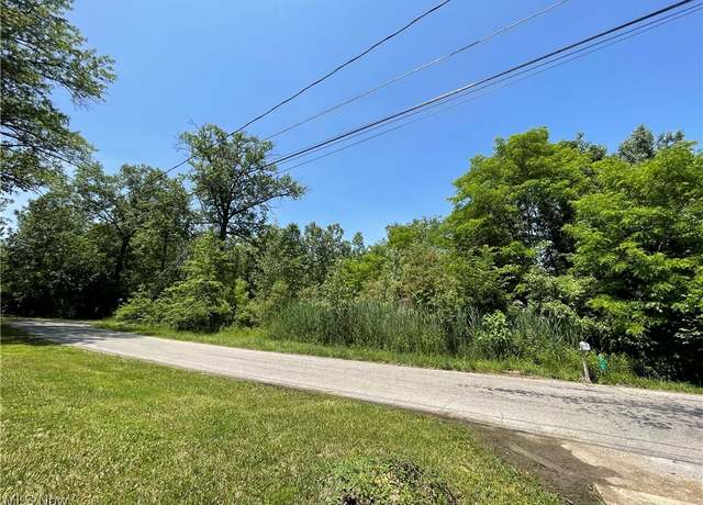 Property at 42190 Helen St, Elyria, OH 44035