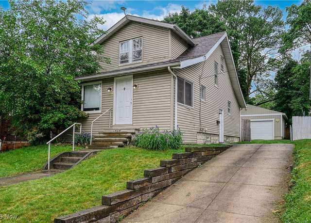 Property at 424 Lockwood St, Akron, OH 44314, 2 beds, 1 bath