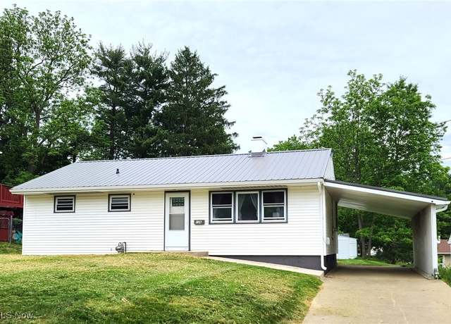 Property at 136 Hutchinson Dr, St. Clairsville, OH 43950, 3 beds, 1 bath