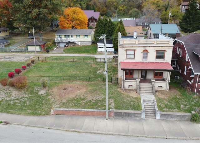 Property at 4895 Jefferson St, Bellaire, OH 43906, 4 beds, 2 baths