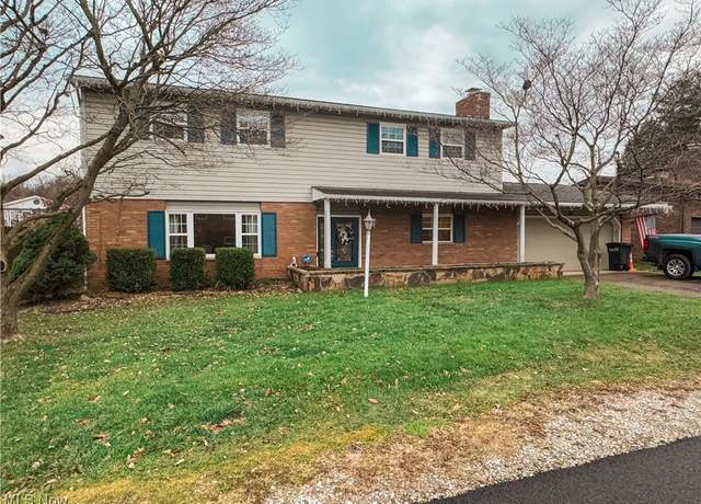 Property at 224 Greenwood Dr, Williamstown, WV 26187, 3 beds, 2.5 baths