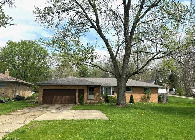 Property at 10161 Webster Rd, Strongsville, OH 44136, 3 beds, 1.5 baths