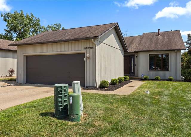 Property at 12375 Woodside Ct, Strongsville, OH 44136, 3 beds, 3 baths