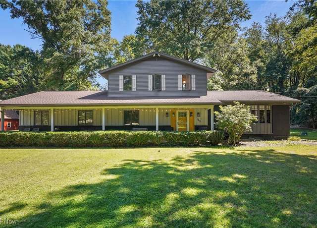 Property at 649 S Medina Line Rd, Copley, OH 44321, 4 beds, 2.5 baths