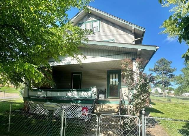 Property at 42 Colegate Dr, Marietta, OH 45750, 3 beds, 1.5 baths