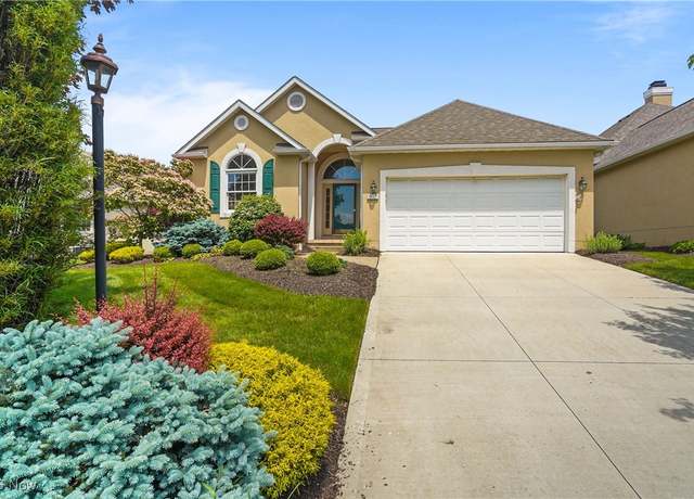Property at 1983 Fox Trace Trl, Cuyahoga Falls, OH 44223, 2 beds, 2.5 baths